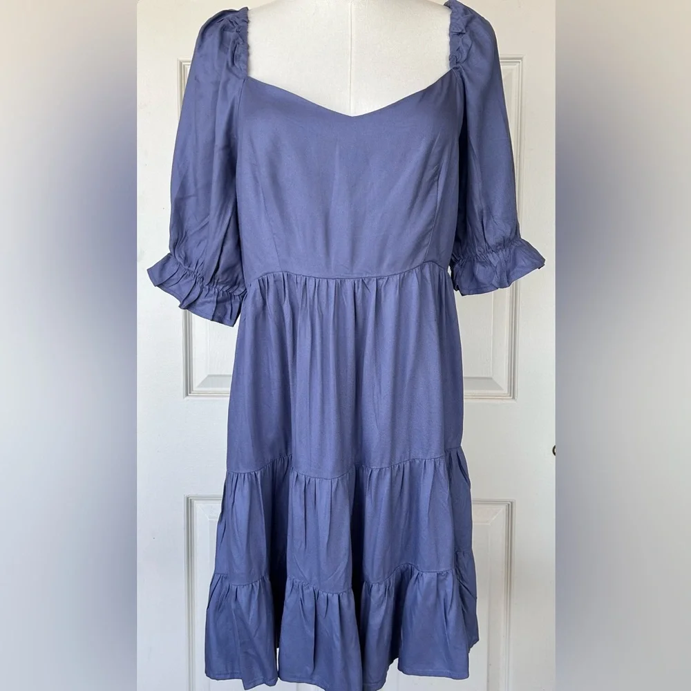 Beyond Words Tiered Puffed Sleeve Soft Queen Anne Neckline Size Large